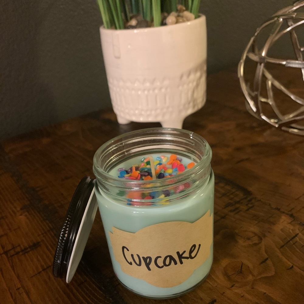 HOMEMADE candle in Cupcake 🧁😍
